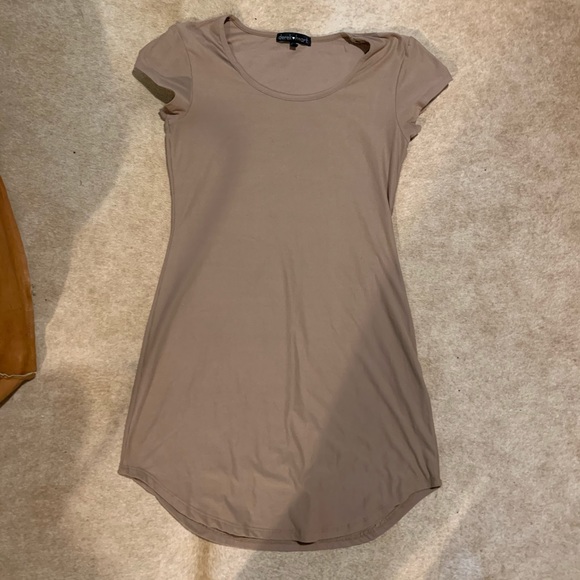 Dresses & Skirts - Casual mini dress